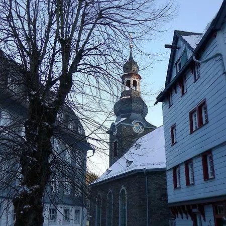 Altes Direktorenhaus Seidenfabrik * Monschau